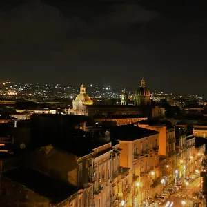  Couette-café And Trinacria View